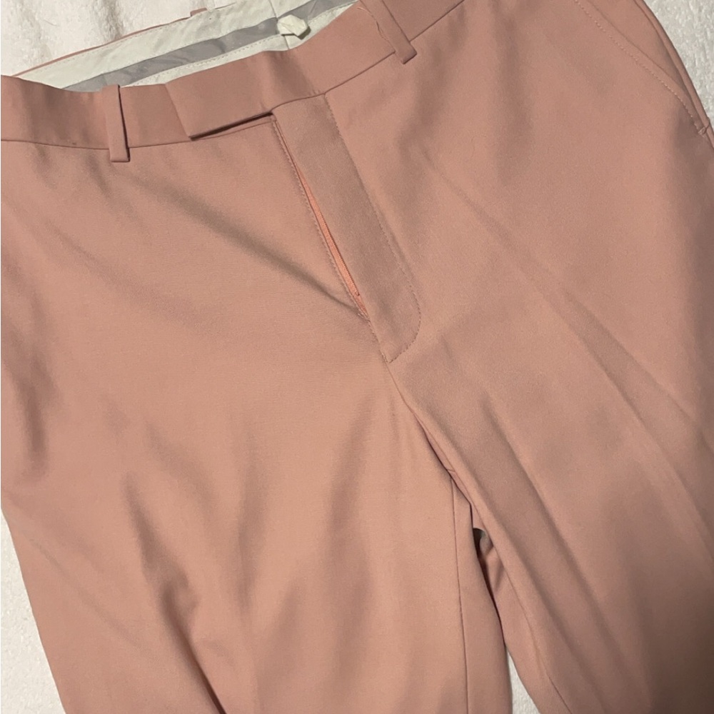 Stylish Pink dress pant. Great for a formal or work.